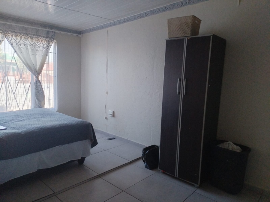 2 Bedroom Property for Sale in Toekomsrus Gauteng
