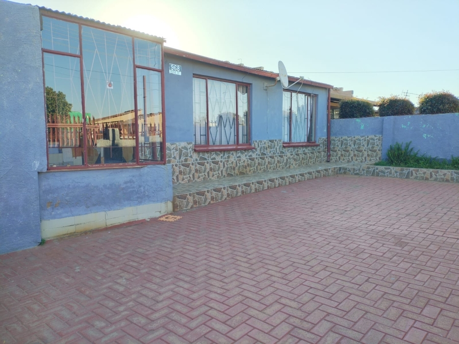 2 Bedroom Property for Sale in Toekomsrus Gauteng