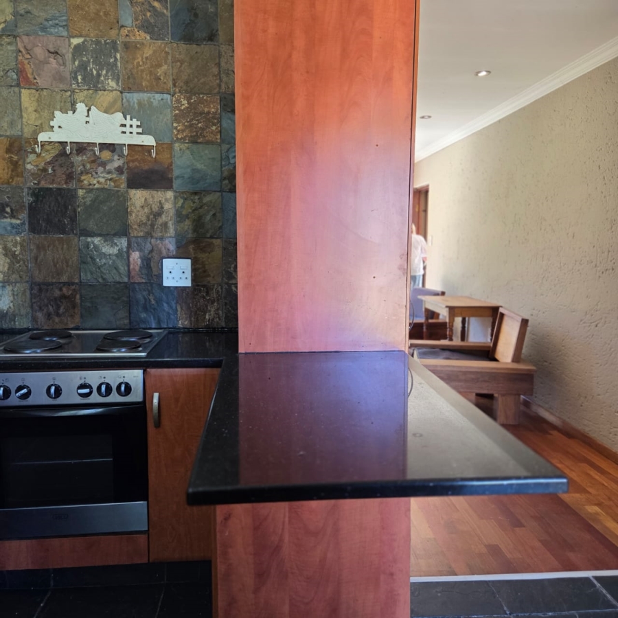 To Let 2 Bedroom Property for Rent in Fairland Gauteng
