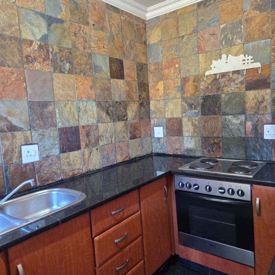 To Let 2 Bedroom Property for Rent in Fairland Gauteng