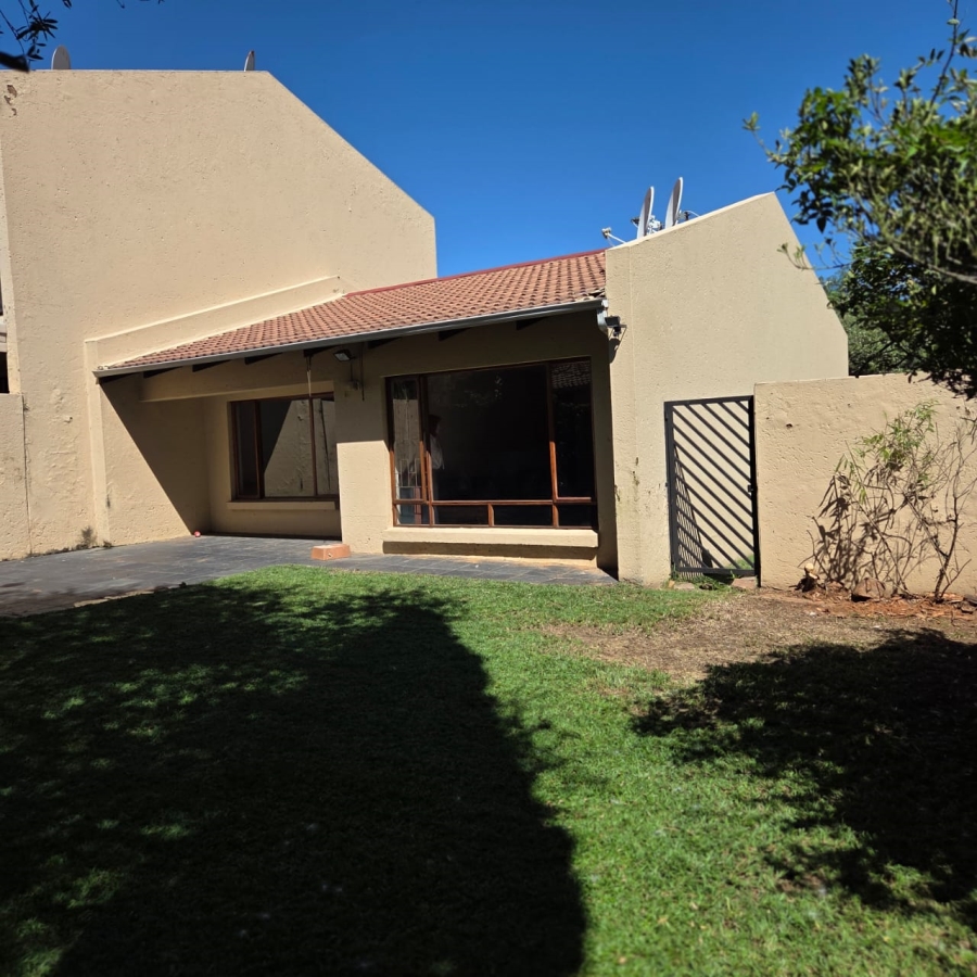 To Let 2 Bedroom Property for Rent in Fairland Gauteng