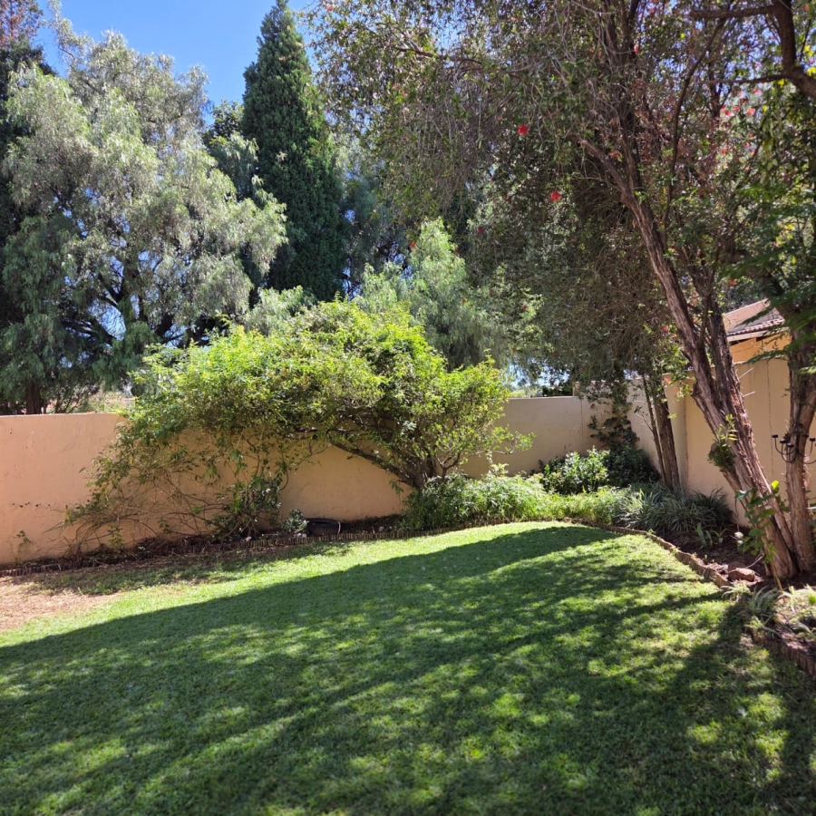 To Let 2 Bedroom Property for Rent in Fairland Gauteng