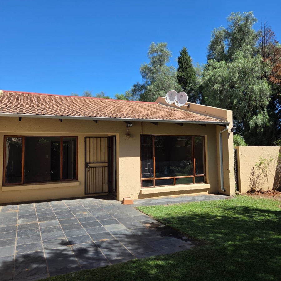 To Let 2 Bedroom Property for Rent in Fairland Gauteng