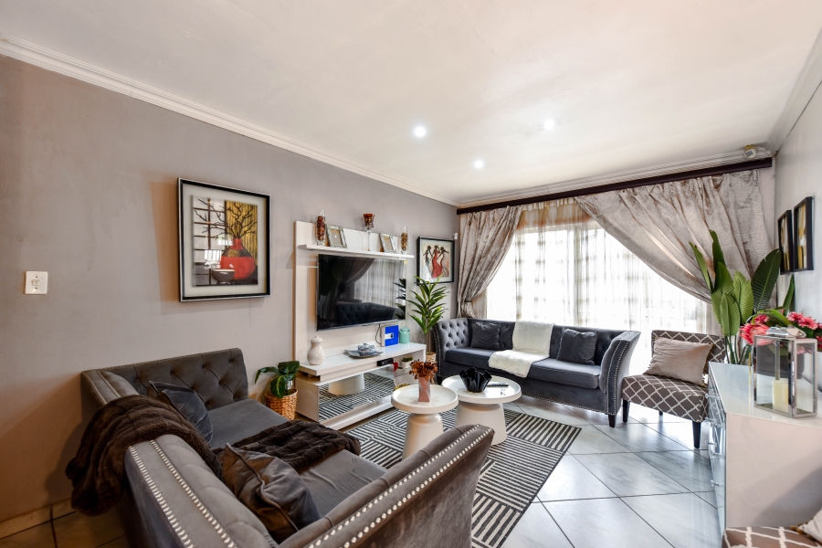 2 Bedroom Property for Sale in The Orchards Gauteng