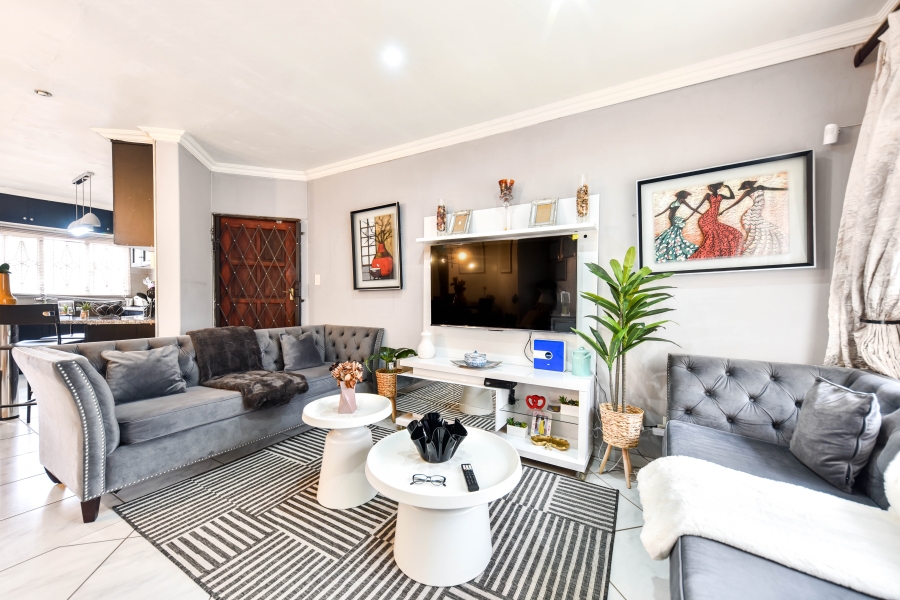 2 Bedroom Property for Sale in The Orchards Gauteng