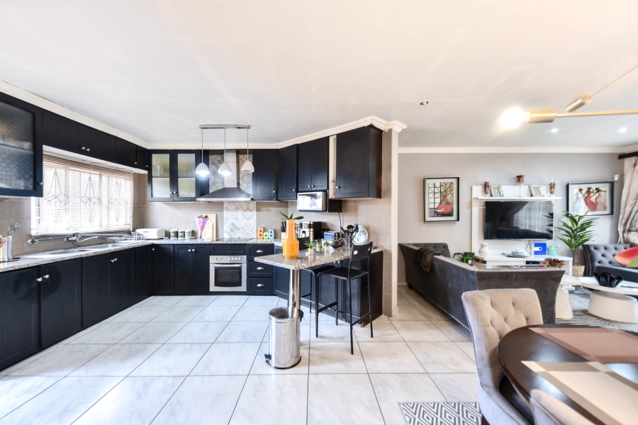 2 Bedroom Property for Sale in The Orchards Gauteng