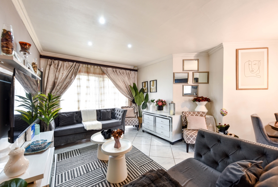 2 Bedroom Property for Sale in The Orchards Gauteng