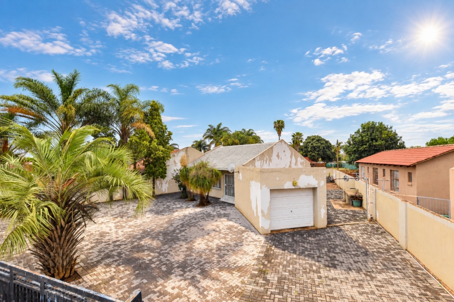 2 Bedroom Property for Sale in The Orchards Gauteng