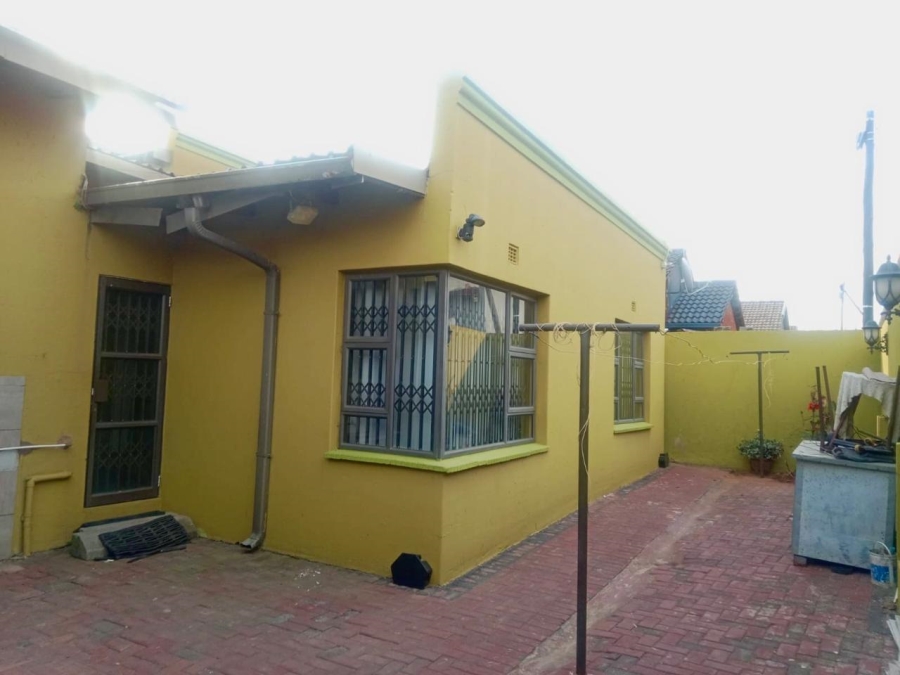 3 Bedroom Property for Sale in Daveyton Gauteng