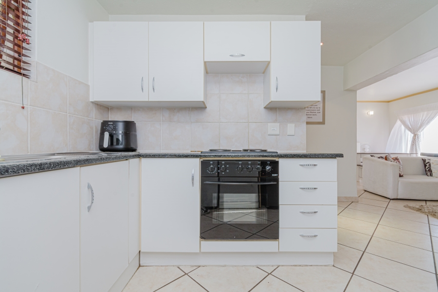 1 Bedroom Property for Sale in Chartwell Gauteng