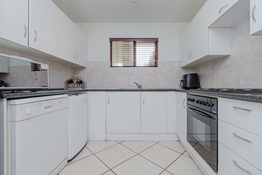 1 Bedroom Property for Sale in Chartwell Gauteng