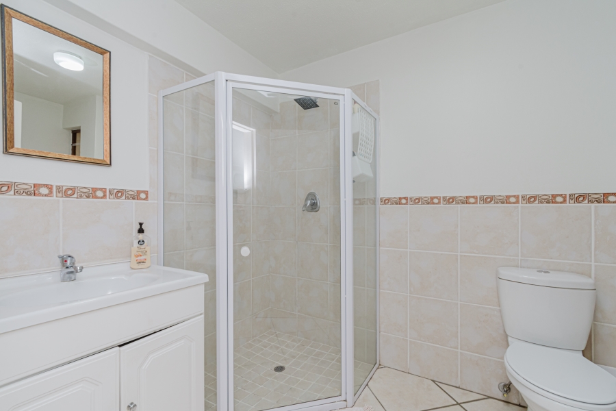 1 Bedroom Property for Sale in Chartwell Gauteng
