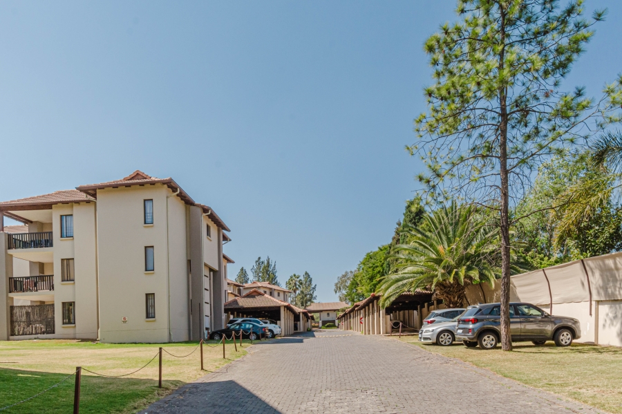 1 Bedroom Property for Sale in Chartwell Gauteng