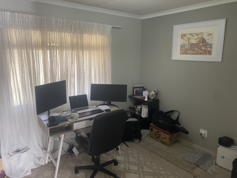 To Let 2 Bedroom Property for Rent in North Riding Gauteng