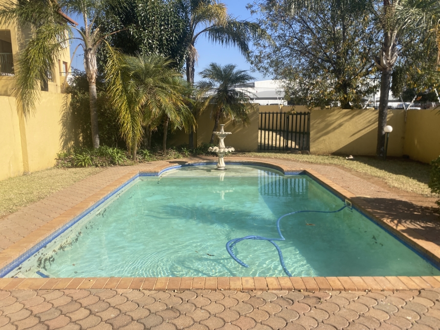 To Let 2 Bedroom Property for Rent in North Riding Gauteng