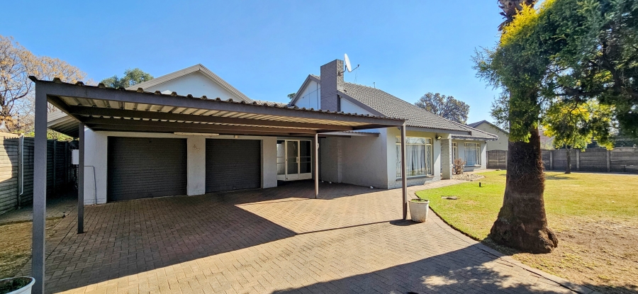 4 Bedroom Property for Sale in Three Rivers Gauteng