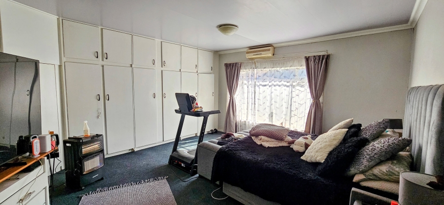 4 Bedroom Property for Sale in Three Rivers Gauteng