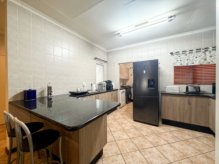 2 Bedroom Property for Sale in Silver Lakes Golf Estate Gauteng