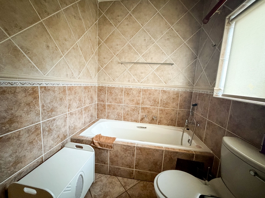 2 Bedroom Property for Sale in Silver Lakes Golf Estate Gauteng