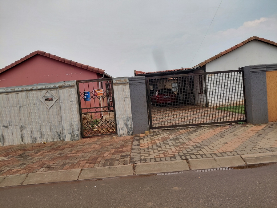 To Let 3 Bedroom Property for Rent in Protea Glen Gauteng