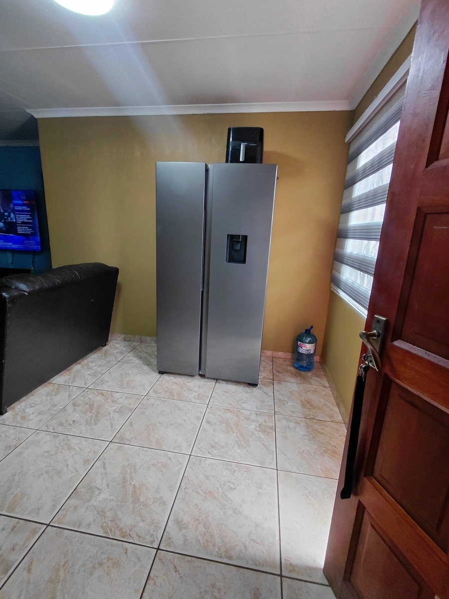 To Let 3 Bedroom Property for Rent in Protea Glen Gauteng