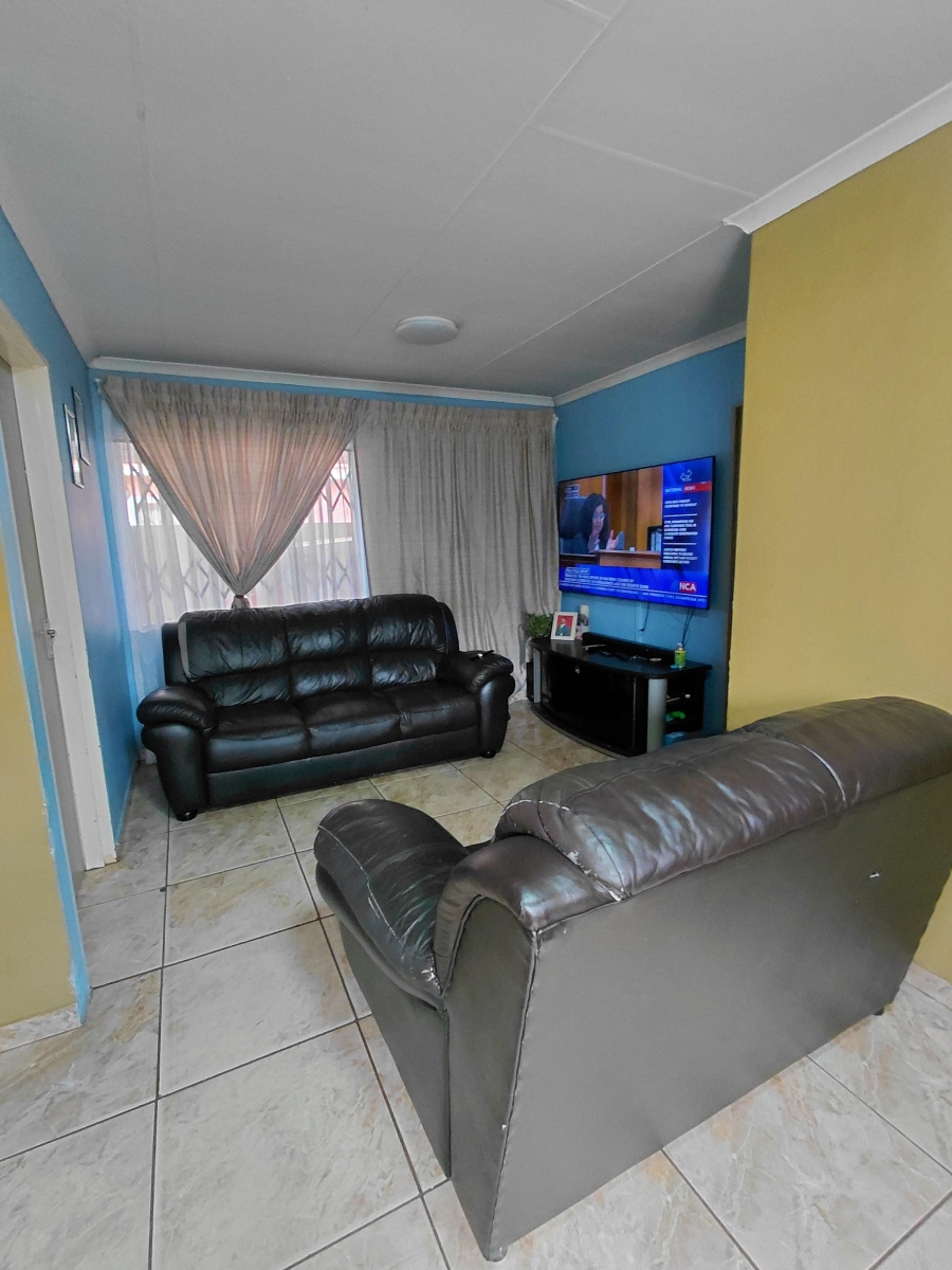 To Let 3 Bedroom Property for Rent in Protea Glen Gauteng