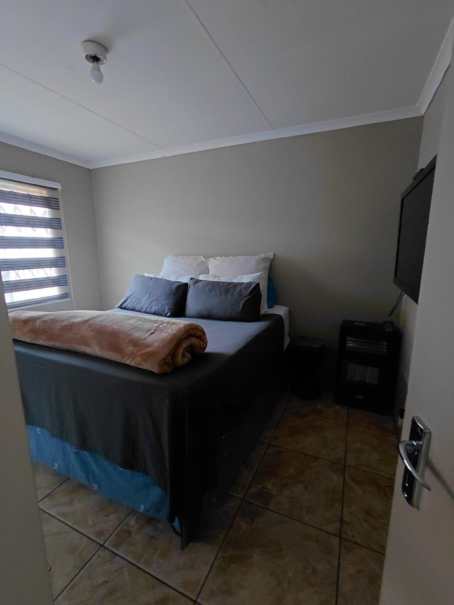 To Let 3 Bedroom Property for Rent in Protea Glen Gauteng