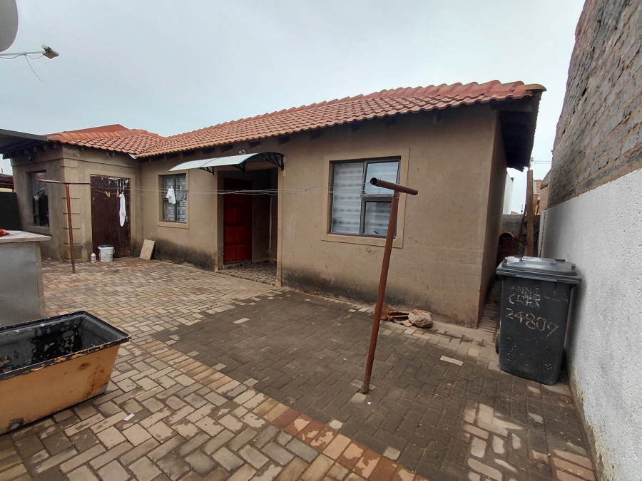 To Let 3 Bedroom Property for Rent in Protea Glen Gauteng