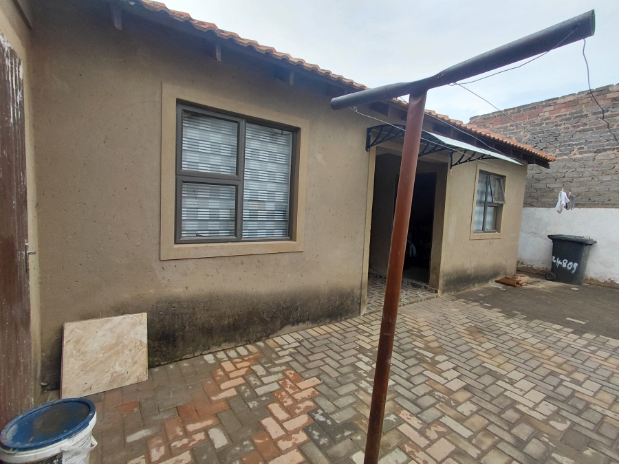 To Let 3 Bedroom Property for Rent in Protea Glen Gauteng
