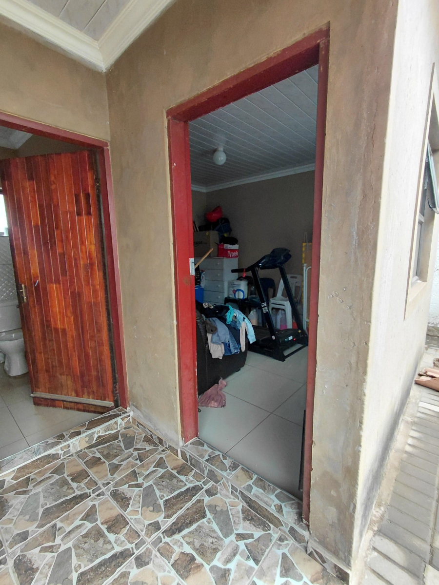 To Let 3 Bedroom Property for Rent in Protea Glen Gauteng