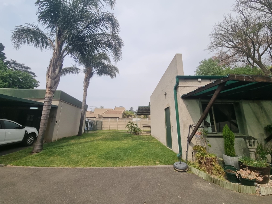 3 Bedroom Property for Sale in Parkhill Gardens Gauteng