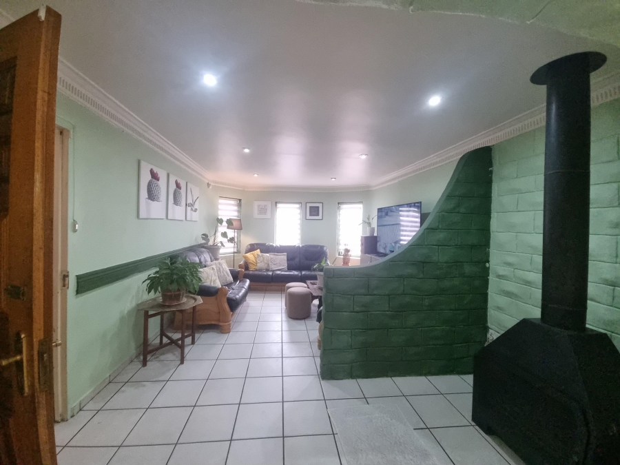 3 Bedroom Property for Sale in Parkhill Gardens Gauteng