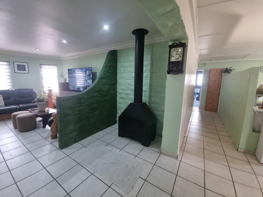 3 Bedroom Property for Sale in Parkhill Gardens Gauteng