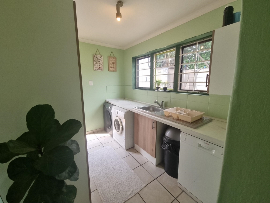 3 Bedroom Property for Sale in Parkhill Gardens Gauteng