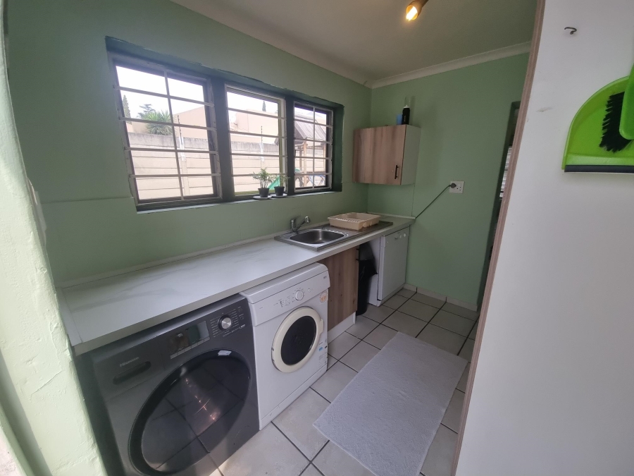 3 Bedroom Property for Sale in Parkhill Gardens Gauteng