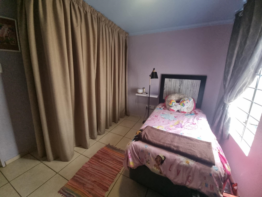 3 Bedroom Property for Sale in Parkhill Gardens Gauteng