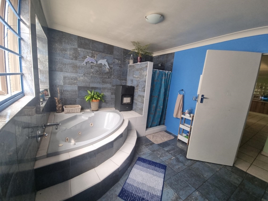 3 Bedroom Property for Sale in Parkhill Gardens Gauteng