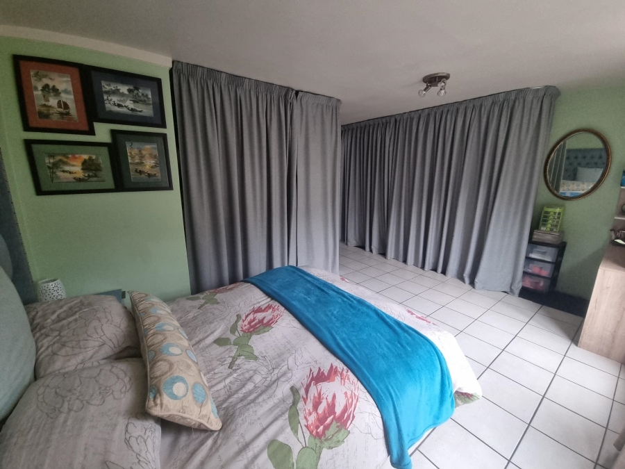 3 Bedroom Property for Sale in Parkhill Gardens Gauteng