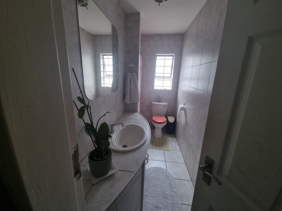 3 Bedroom Property for Sale in Parkhill Gardens Gauteng