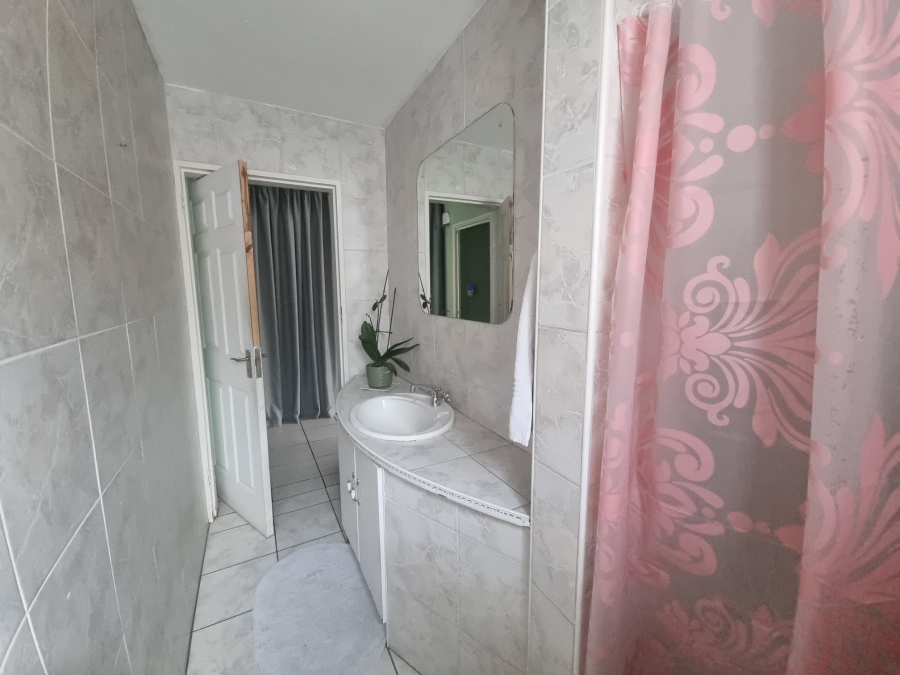3 Bedroom Property for Sale in Parkhill Gardens Gauteng