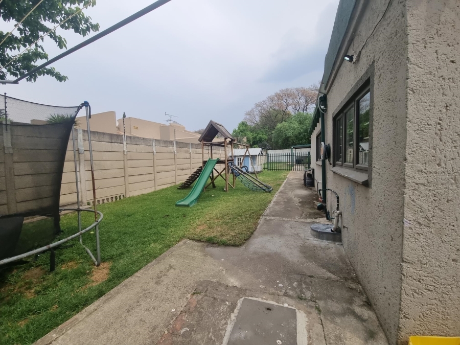 3 Bedroom Property for Sale in Parkhill Gardens Gauteng