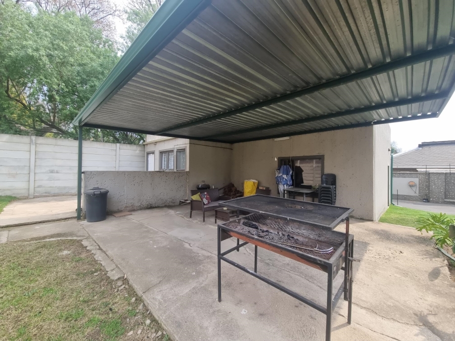 3 Bedroom Property for Sale in Parkhill Gardens Gauteng