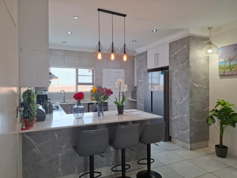 3 Bedroom Property for Sale in Helderwyk Gauteng