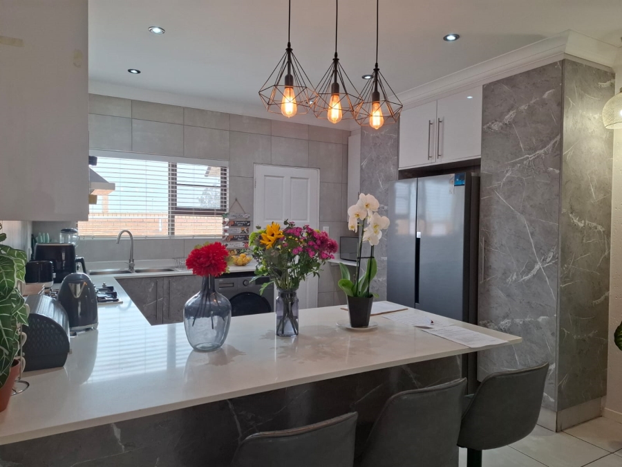 3 Bedroom Property for Sale in Helderwyk Gauteng