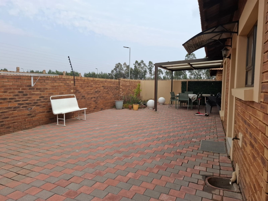 3 Bedroom Property for Sale in Helderwyk Gauteng