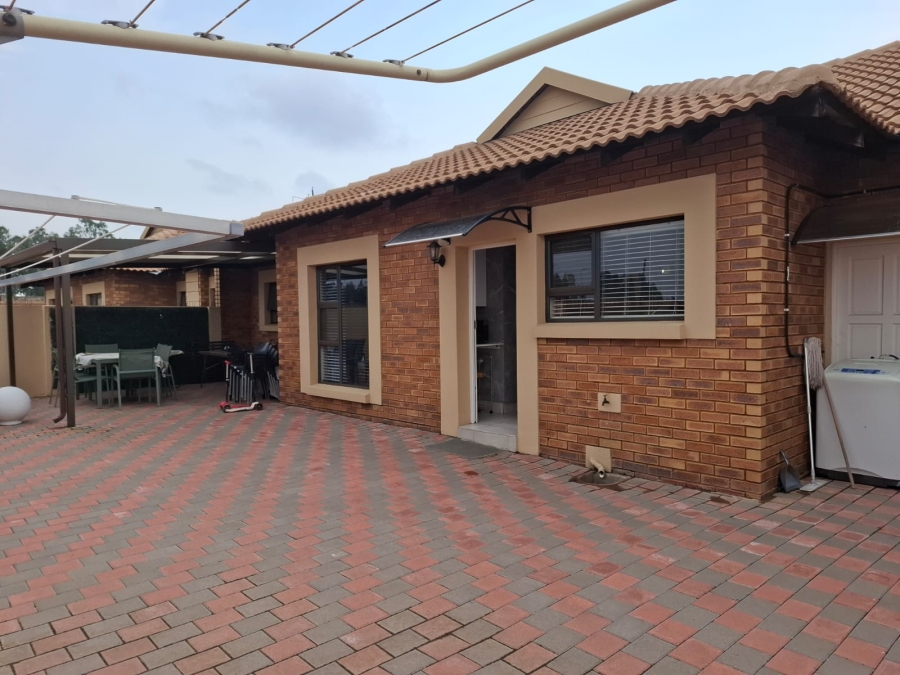 3 Bedroom Property for Sale in Helderwyk Gauteng
