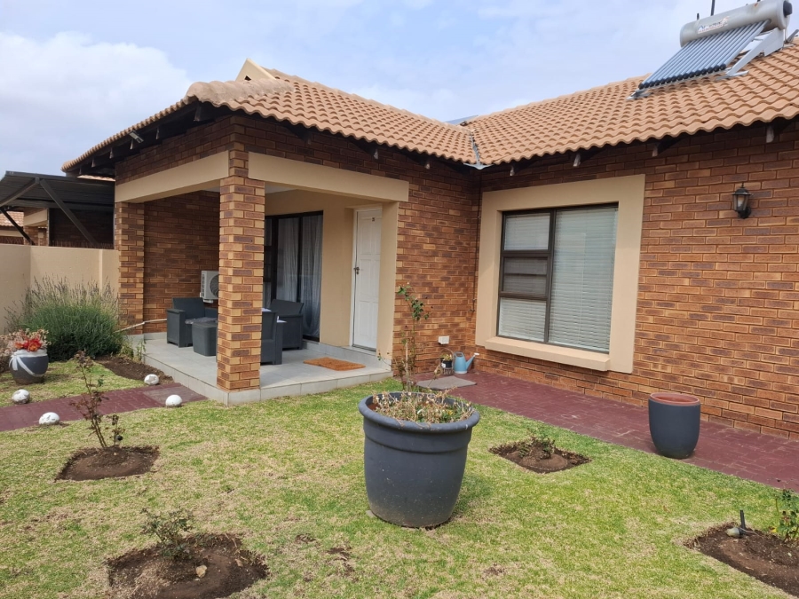 3 Bedroom Property for Sale in Helderwyk Gauteng