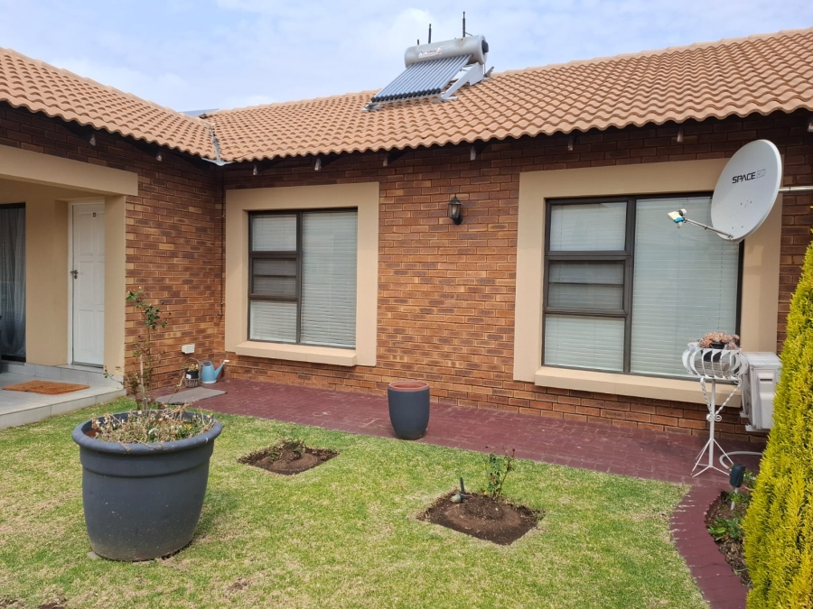 3 Bedroom Property for Sale in Helderwyk Gauteng
