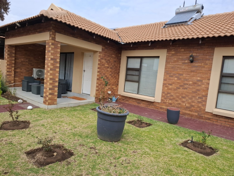 3 Bedroom Property for Sale in Helderwyk Gauteng