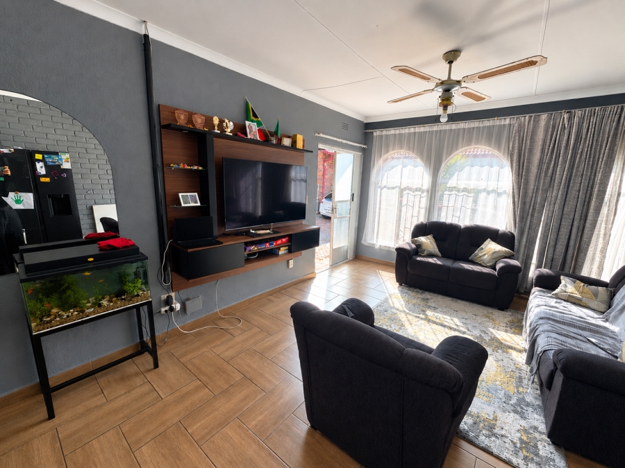 3 Bedroom Property for Sale in Edleen Gauteng
